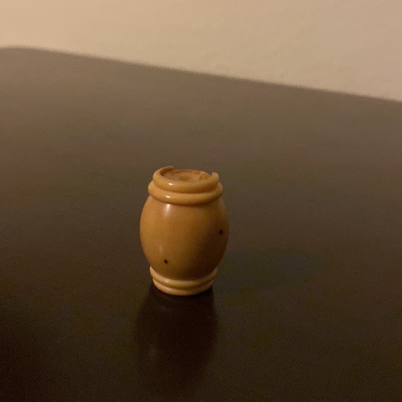 Red beaded necklace with cross on it - comes with small holder - Picture 9 of 10